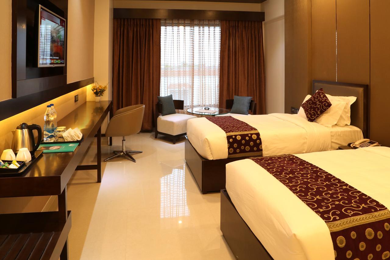 Hotel Atithi Aurangabad  Eksteriør billede